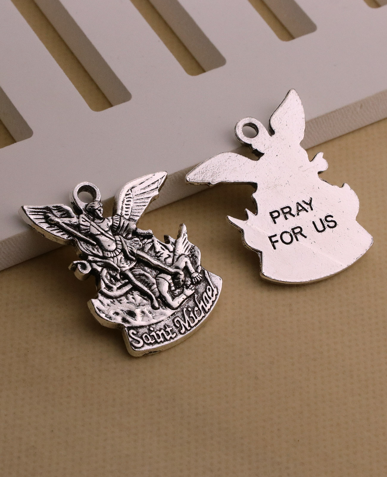 5Pcs The Archangel St.Michael  - огляд і ціна Jewelry Making Michaels
