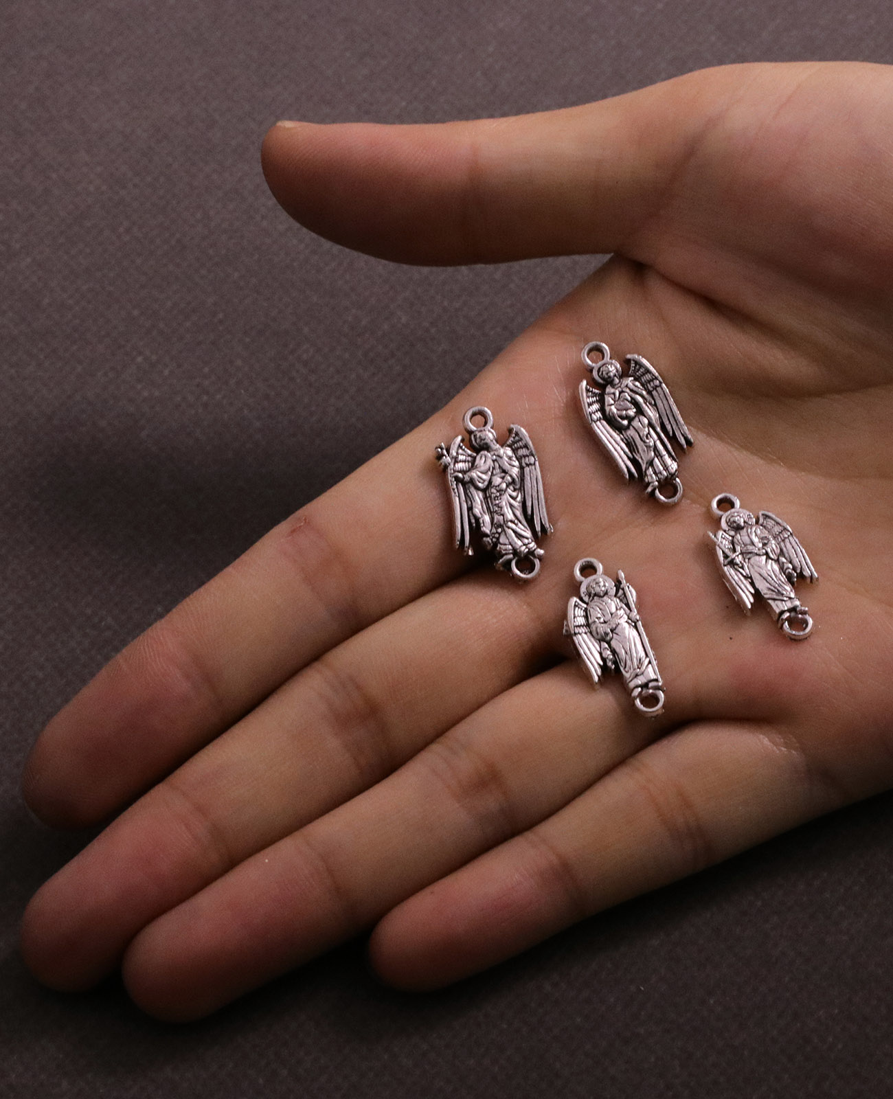 4Pcs The Archangel Medal Chris - огляд і ціна Jewelry Making Michaels